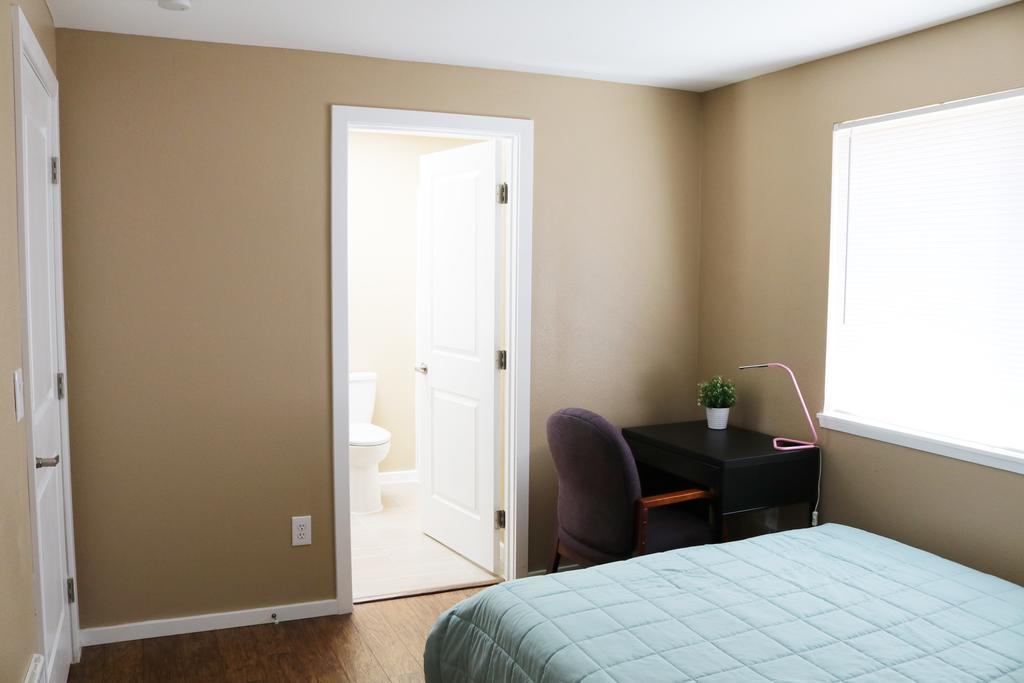 Quiet, Clean And Comfortable Room Seattle Esterno foto