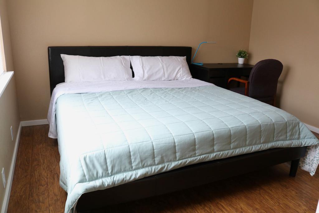 Quiet, Clean And Comfortable Room Seattle Esterno foto