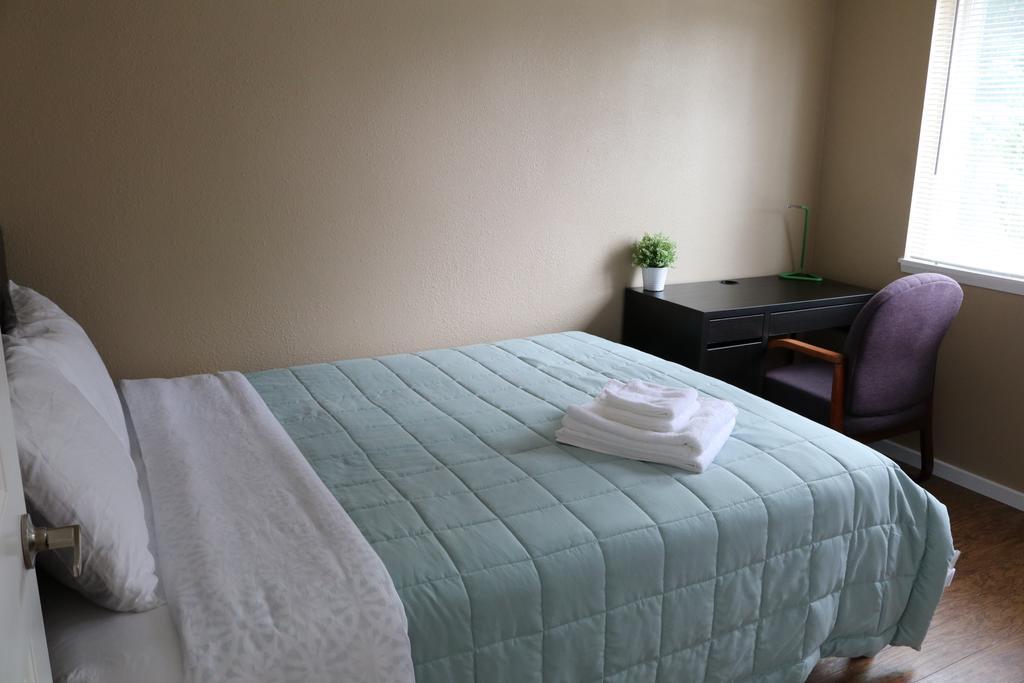 Quiet, Clean And Comfortable Room Seattle Esterno foto